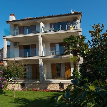 Apartments Mira 1 Premantura Exterior photo