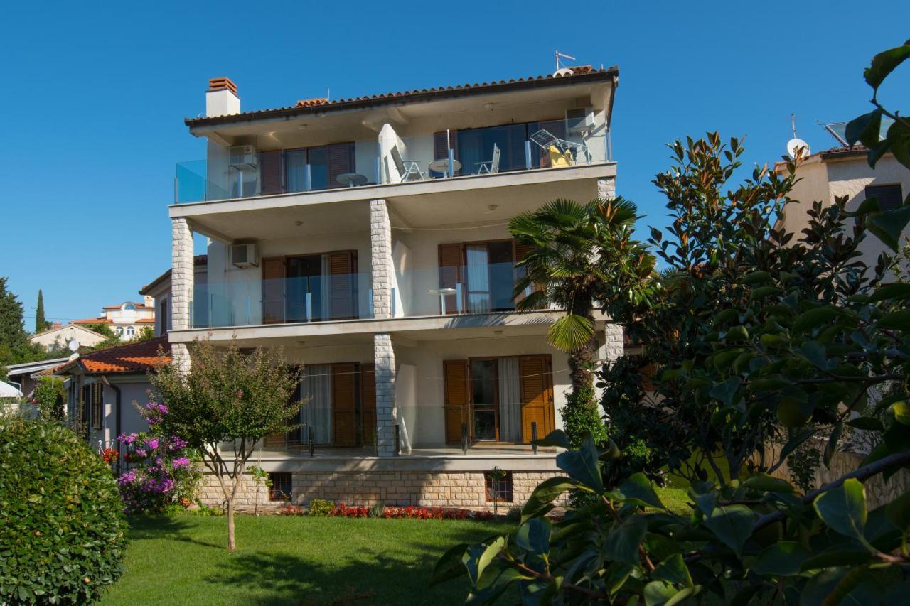 Apartments Mira 1 Premantura Exterior photo